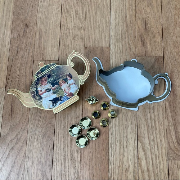 EUC Vintage Miniature Tea Set/Ornament #2177.
B. Shackman Company 1993 - Picture 8 of 14